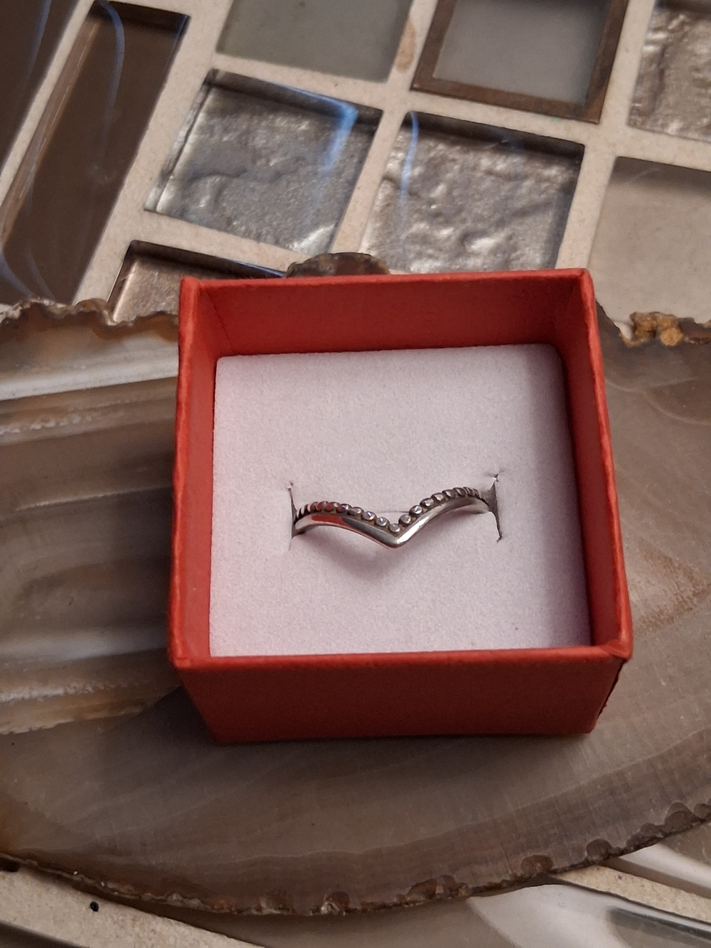 V-Shape 925 Band with Clear Stones - Silver